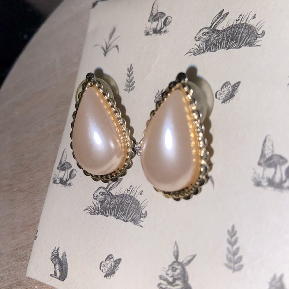 🤍 Vintage Tear Drop Earring Set - Picture 2 of 3